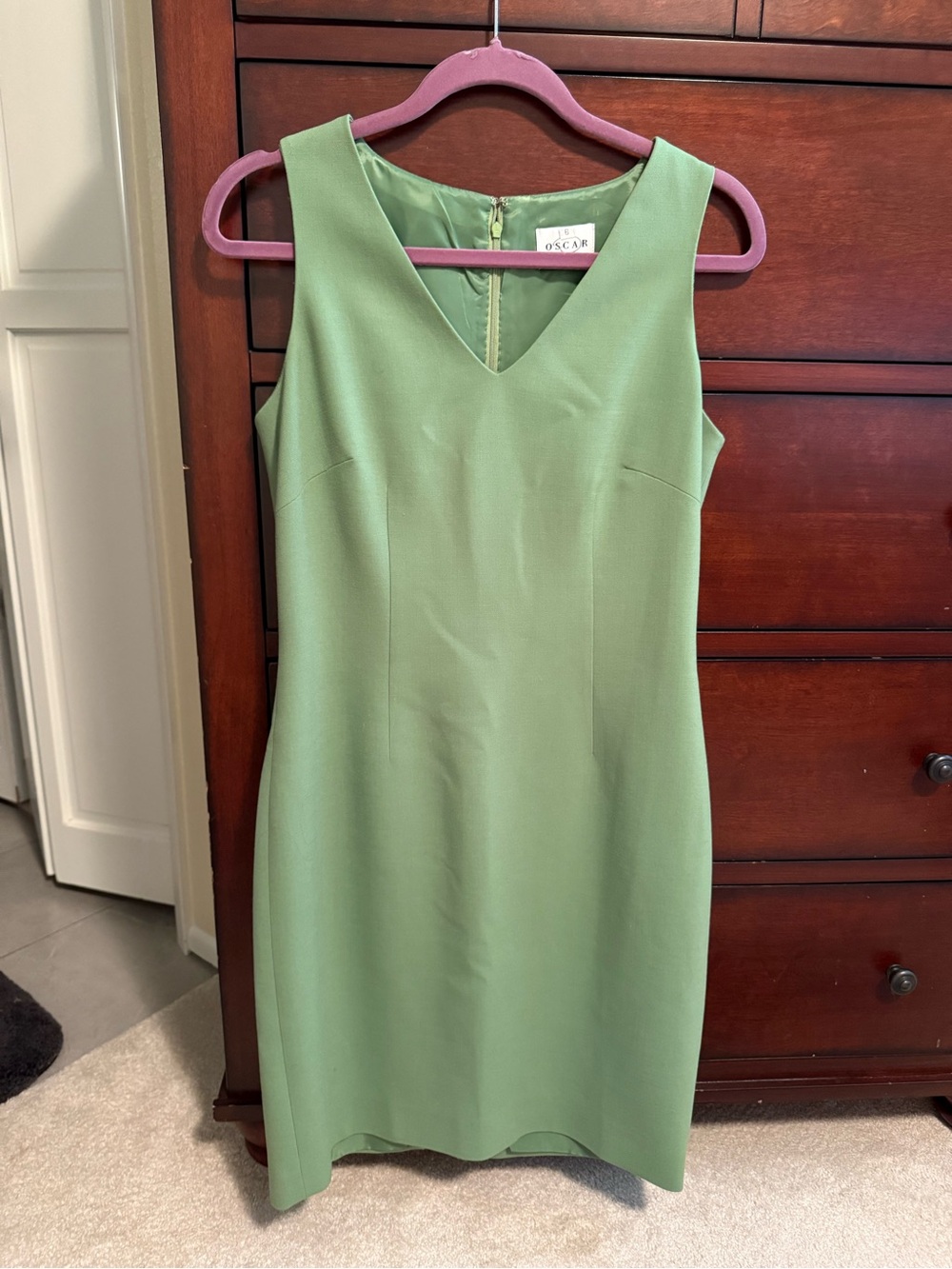 Oscar by Oscar de la Renta Sage Green V-Neck Sleeveless Midi Sheath Dress